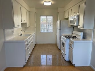 1560 S Saltair Ave unit 205 - Los Angeles, CA