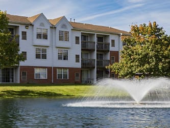 The Ponds At Georgetown Apartments - Ann Arbor, MI