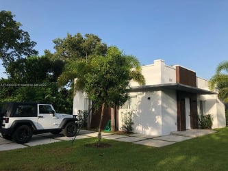 9634 NW 2nd Ave - Miami Shores, FL