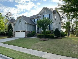453 Sandy Whispers Pl - Cary, NC