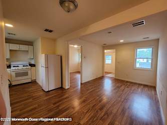98 Seeley Ave - Keansburg, NJ