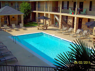 El Cid Apartments - Baton Rouge, LA