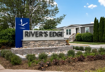 Rivers Edge Apartments - Clinton Township, MI