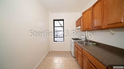 28-05 43rd St unit 18 - Queens, NY