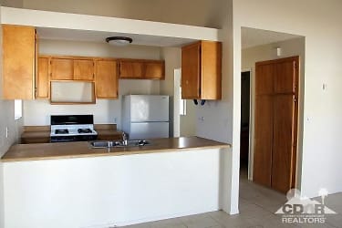 6348 Hermosa Ave unit 3 - Yucca Valley, CA
