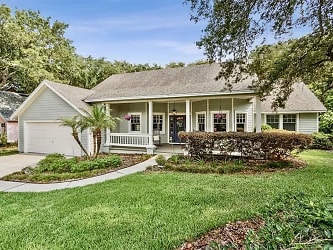 2812 Magnolia Woods CT - Fernandina Beach, FL