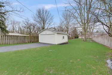 2512 Kingston Rd - Cleveland Heights, OH
