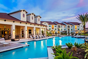 The Standard At Eastpoint Apartments - Baytown, TX