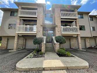 3800 Rosemont Blvd #110B - Fairlawn, OH