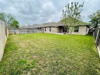 4270 Hollow Stone Dr - College Station, TX