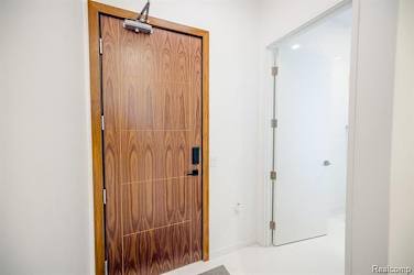 400 S Old Woodward Ave #206 - Birmingham, MI