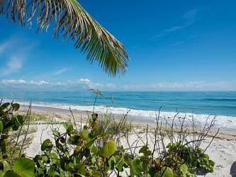 3766 Ocean Dr - Vero Beach, FL