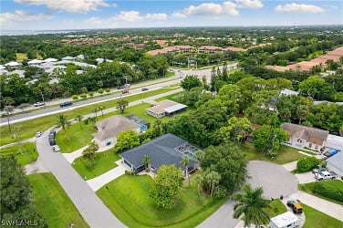 404 Anchor Way - North Fort Myers, FL