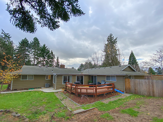 9835 SW Durham Rd - Tigard, OR