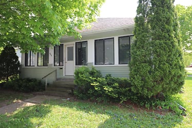 855 Langlade Ave - Green Bay, WI