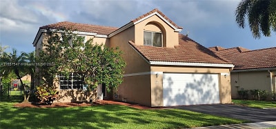 2825 Oak Park Cir #2825 - Davie, FL