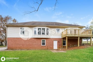 1011 Coulsons Ct - Hendersonville, TN