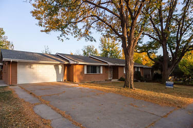 1712 S Whitcomb St - Fort Collins, CO