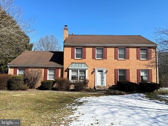 838 Plumtry Dr - West Chester, PA