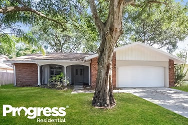 2431 Grove Ridge Dr - Palm Harbor, FL