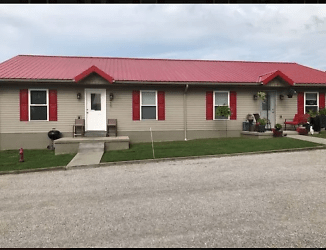 1113 Red Roof Dr - Huntingburg, IN
