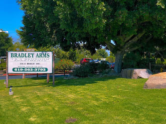 Bradley Arms Apartments - El Cajon, CA