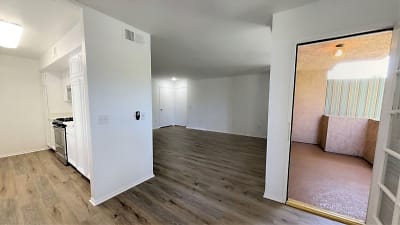 5300 Kester Apartments - Sherman Oaks, CA