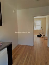 2352 W Touhy Ave unit G - Chicago, IL