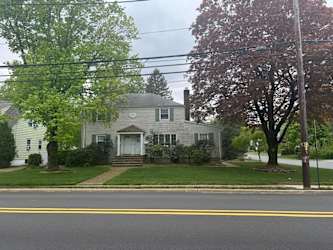 671 Godwin Ave - Midland Park, NJ