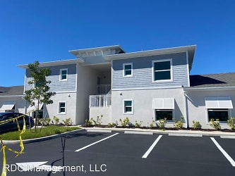 Cape Summit Apartments II: 2 Bedroom, 2 Bath Units Now Open! - Cape Coral, FL