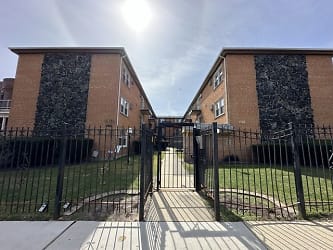 1727 W Touhy Ave #5 - Chicago, IL