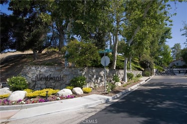 724 N Valley Dr - Westlake Village, CA