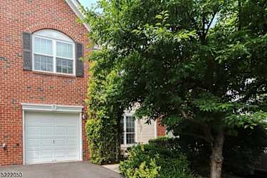 2 Clark Ct - Bernards, NJ