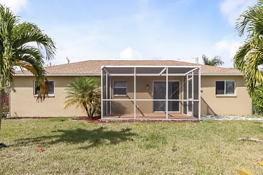 1726 SW 22nd St - Cape Coral, FL