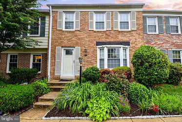 19 Chantilly Ct - Rockville, MD