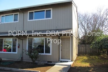 177 SE 3rd Ave - Canby, OR