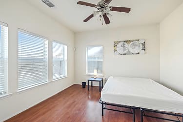 Room For Rent - Richmond, TX