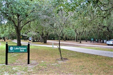 2045 S Lakemont Ave - Winter Park, FL