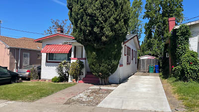 2921 73rd Ave - Oakland, CA