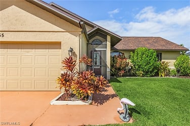 1155 SW 43rd St - Cape Coral, FL