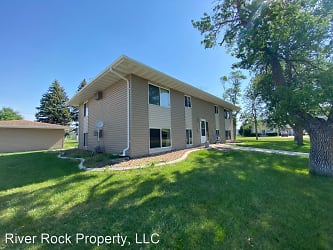130 2nd Ave - Davenport, ND