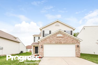 10714 Hanover Ct - Indianapolis, IN