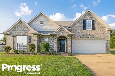1298 Glasscook Dr - Southaven, MS