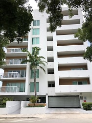 2740 SW 28th Terrace #305 - Miami, FL