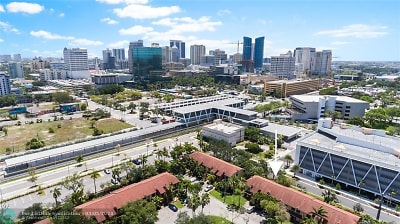 222 City View Dr - Fort Lauderdale, FL