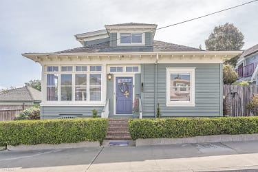 111 3rd St - Pacific Grove, CA