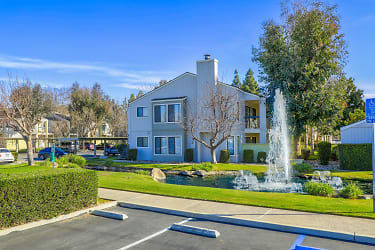 Edgewater Apartments - Bakersfield, CA