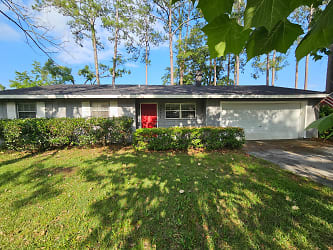 5501 NW 23rd Terrace - Gainesville, FL