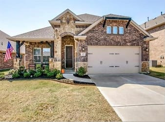 125 Griffin Ave - Royse City, TX