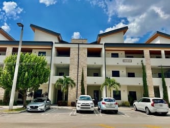 7855 NW 104th Ave #33 - Doral, FL